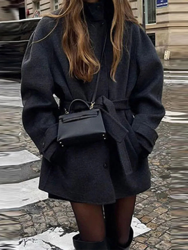 Krótki płaszcz z kołnierzem stojącym Ania