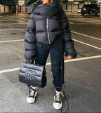 Damska kurtka puchowa z kołnierzem typu funnel