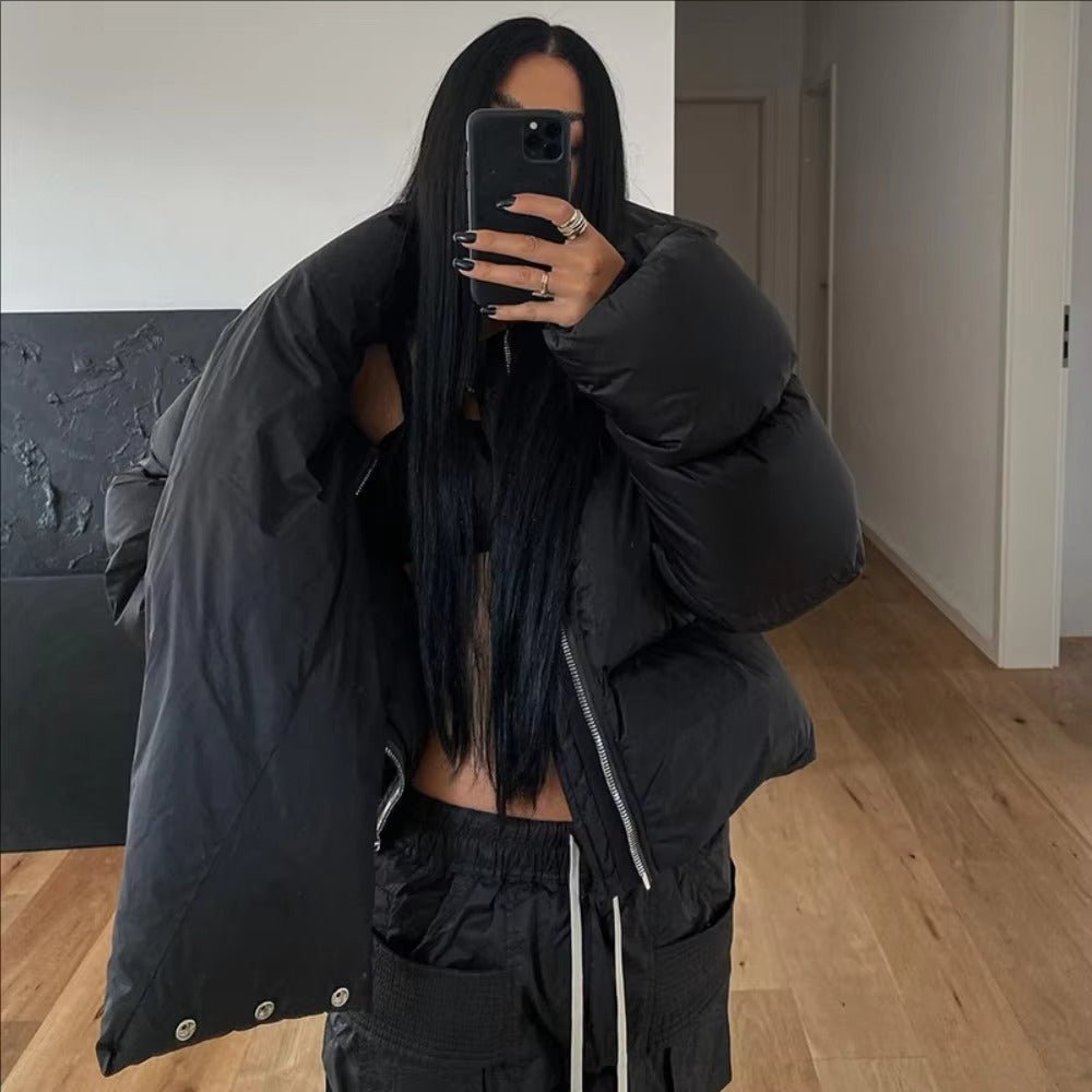 Damska kurtka puchowa z kołnierzem typu funnel