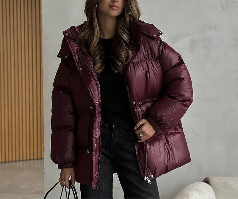 Pikowana kurtka z kapturem i ściągaczem Larysa