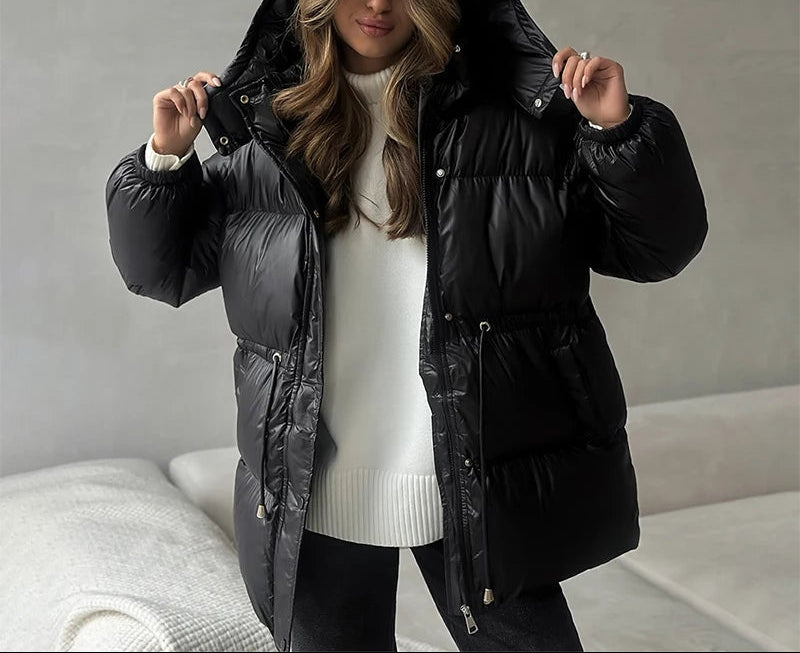 Pikowana kurtka z kapturem i ściągaczem Larysa