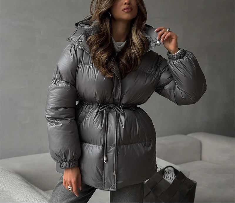 Pikowana kurtka z kapturem i ściągaczem Larysa